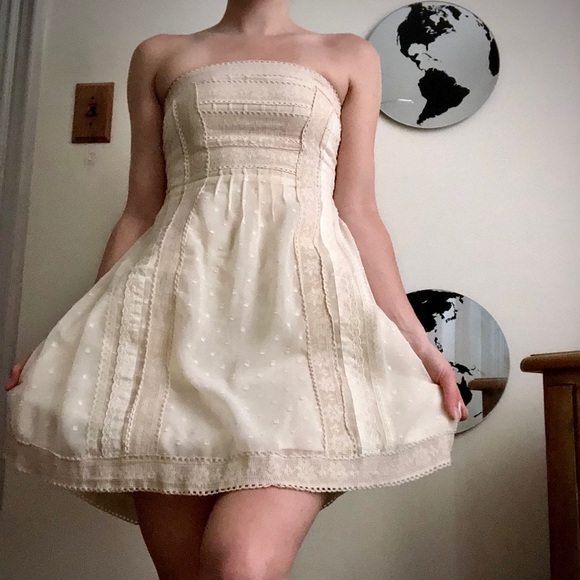 Dress - Picture 5 of 5
